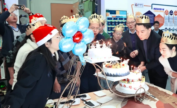 第四季度員工生日會(huì)5 第四季度員工生日會(huì)5